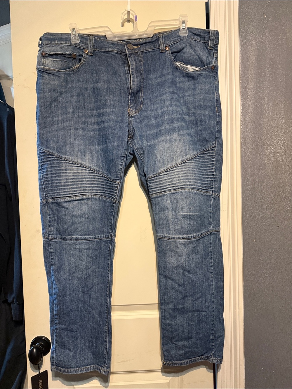 Slim Straight Men's Denim Jeans in Blue with Ribbed Knee Detail